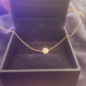 People’s diamond necklace